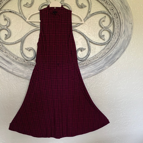 Tommy Hilfiger Dresses & Skirts - Tommy Hilfiger Burgundy Midi Dress